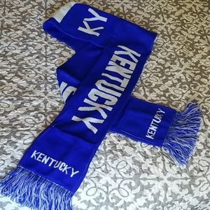 Kentucky Wildcats Scarf with pockets and hood